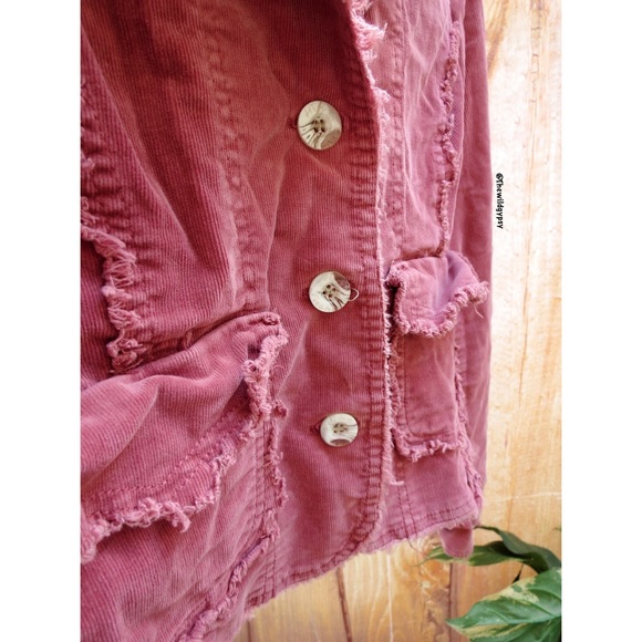 Vintage blush pink distressed cropped corduroy shacket 🍂 - Picture 4 of 7